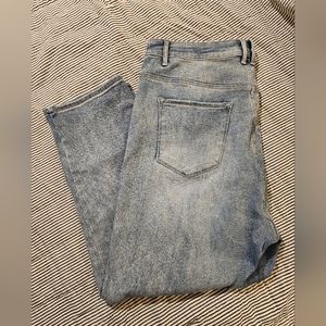 Risen High Waist Mom Jeans